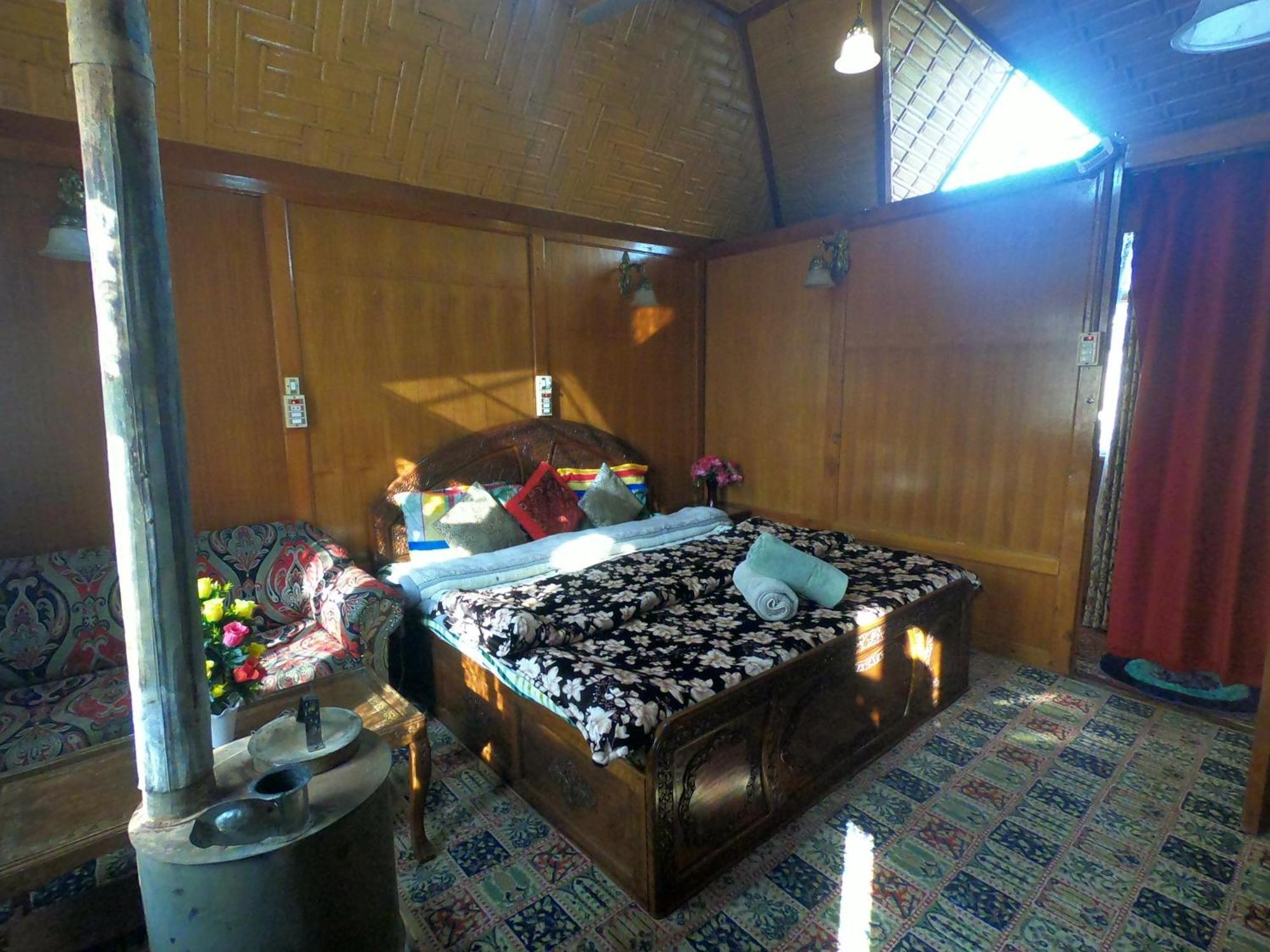 Goona Palace Houseboats Srīnagar Exterior foto