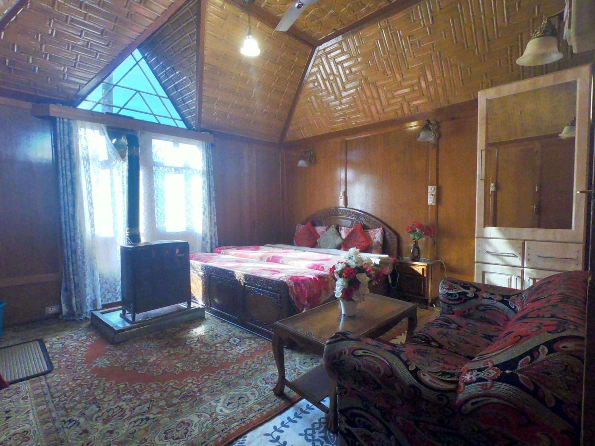 Goona Palace Houseboats Srīnagar Exterior foto