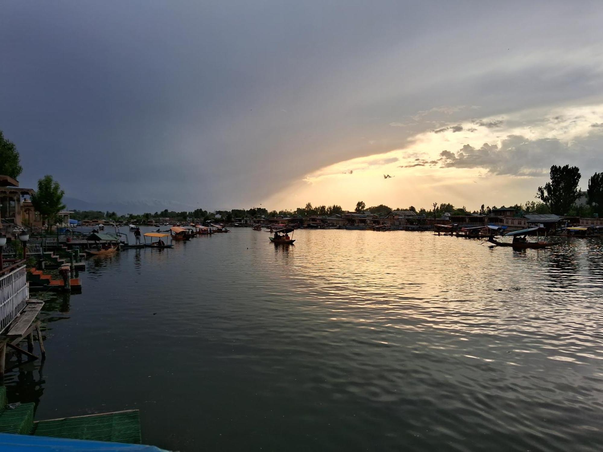 Goona Palace Houseboats Srīnagar Exterior foto