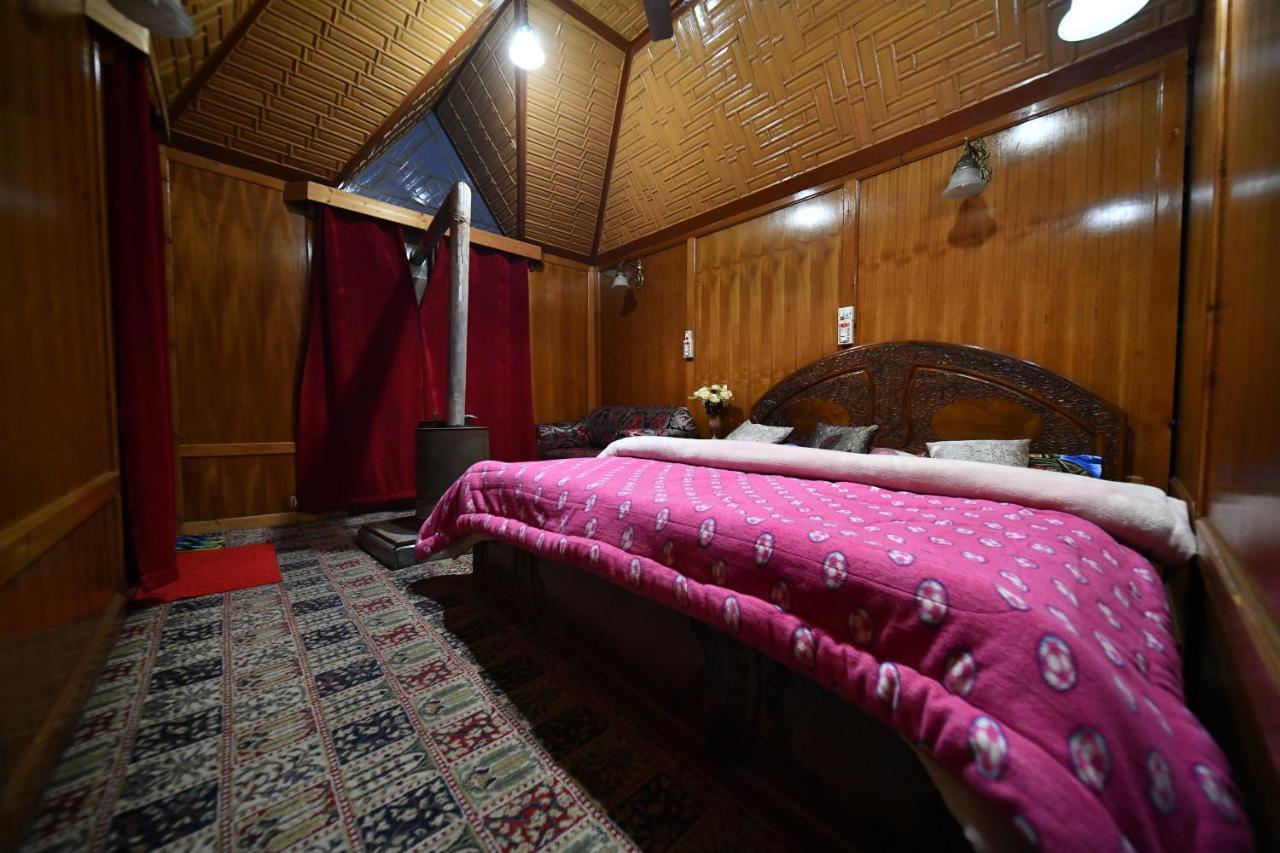 Goona Palace Houseboats Srīnagar Exterior foto