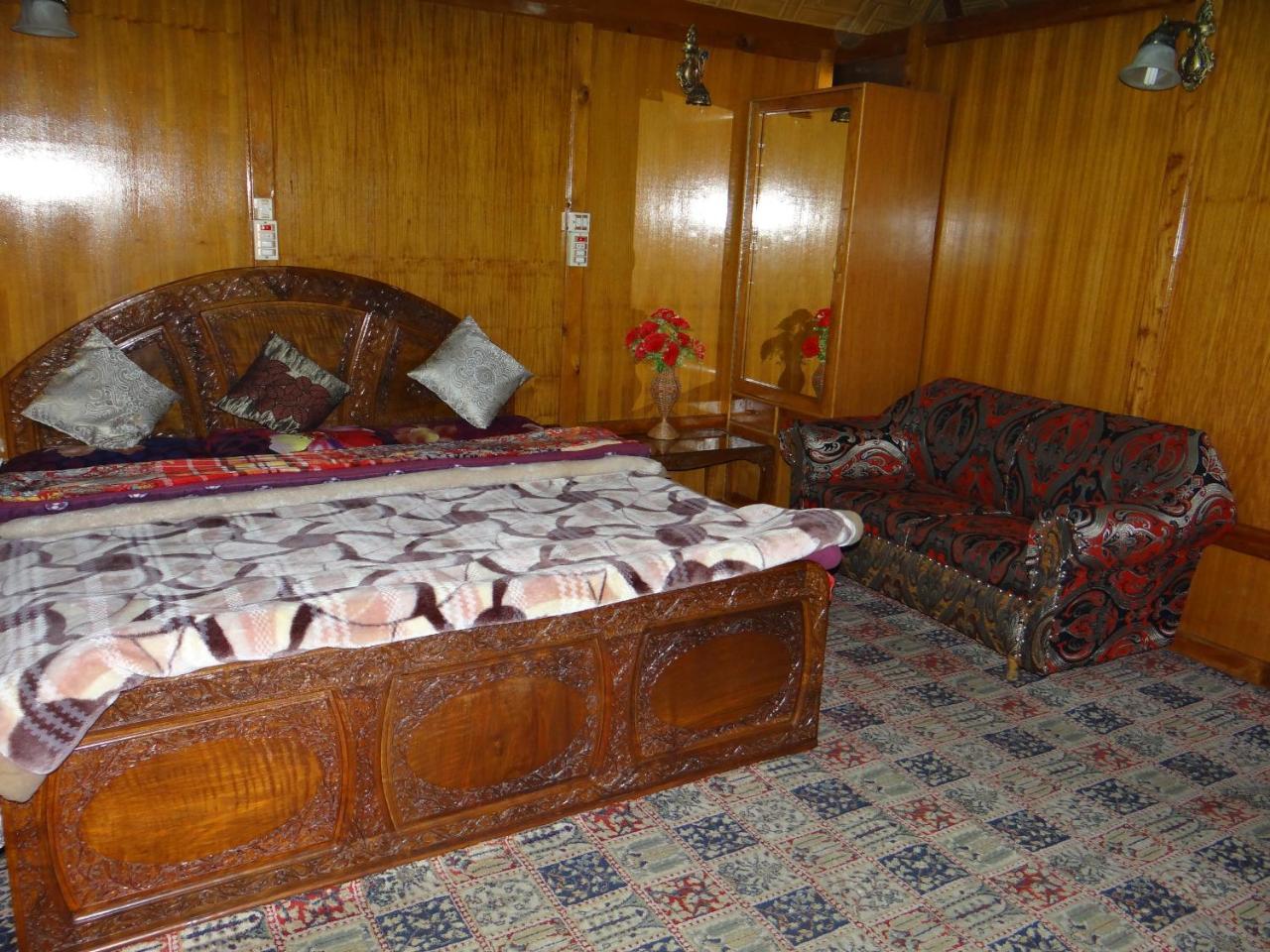 Goona Palace Houseboats Srīnagar Exterior foto
